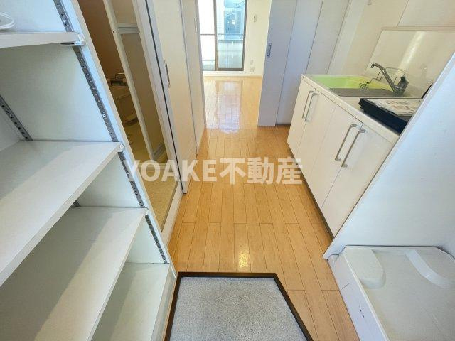 メゾンクレールの玄関|別号室の写真となります。現況優先。