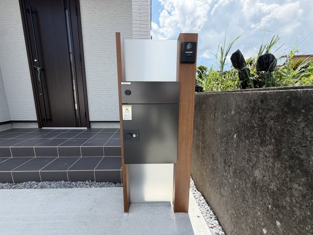 南城市玉城前川（全3棟）の設備|1号棟　TVモニター付きインターフォン♪鍵付きポスト♪