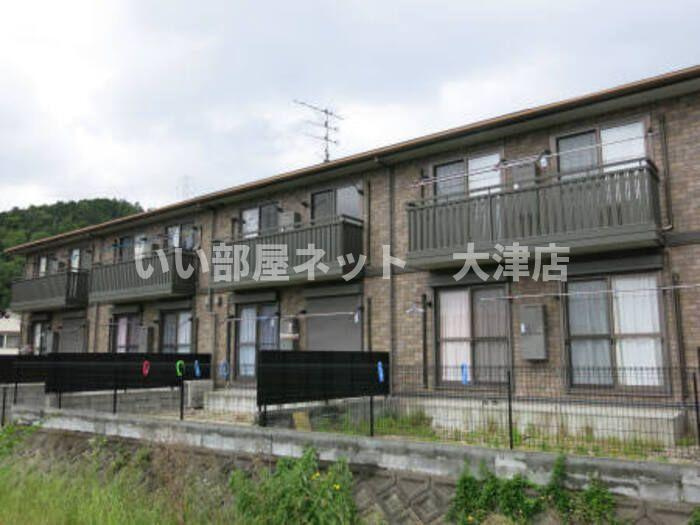 ロイヤルガーデン藤尾の外観