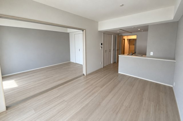 京都市下京区郷之町の賃貸マンションの居間・リビング