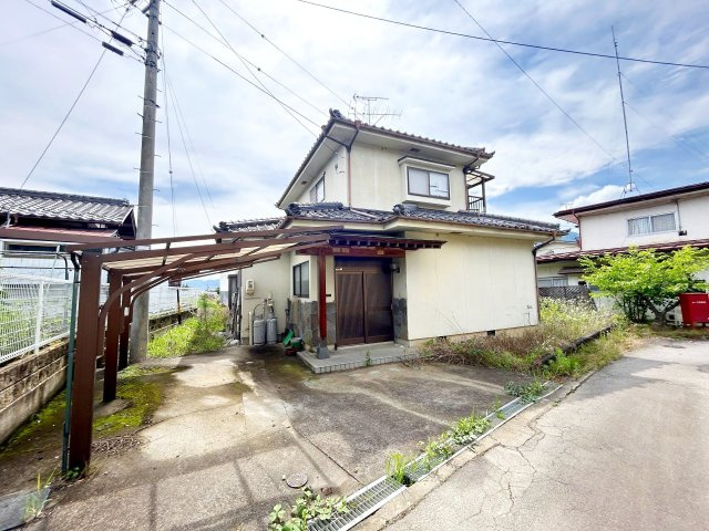 八木沢 中古住宅 閑静な住宅街に佇む、ゆとりの6DK♪ | 上田市八木沢の