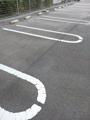 シカタ ロジュマンの駐車場
