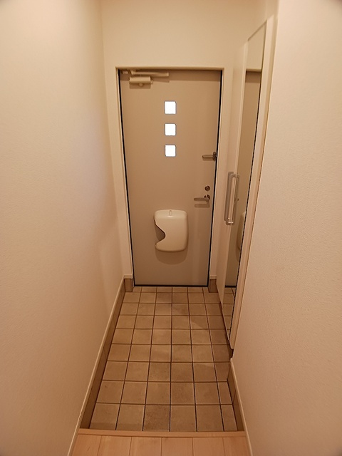 シカタ ロジュマンの玄関