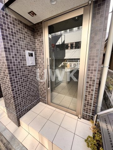 Ｙ’ｓ桃山（ワイズモモヤマ）のエントランス