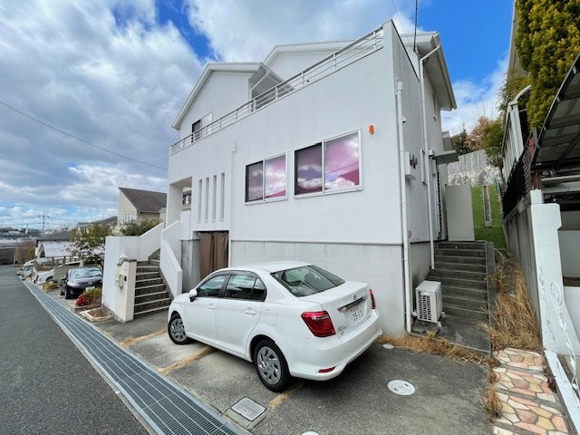 彩都あさぎ2丁目戸建の駐車場