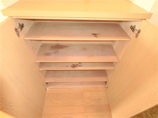 チェアーズ鵜の木の収納|玄関収納
