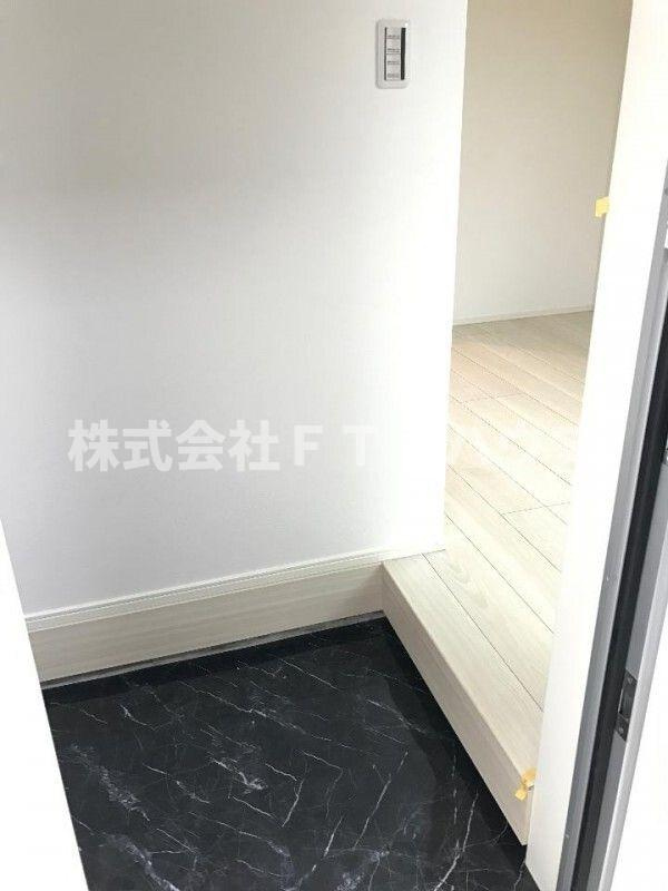 グリーム前原の玄関