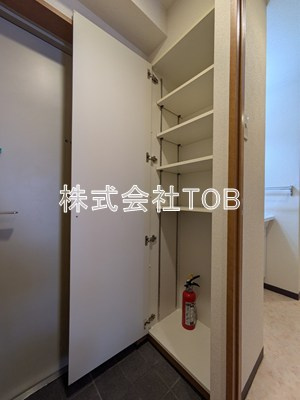 【玄関】 | メルヴェーユ調布 | ※別号室参考写真※