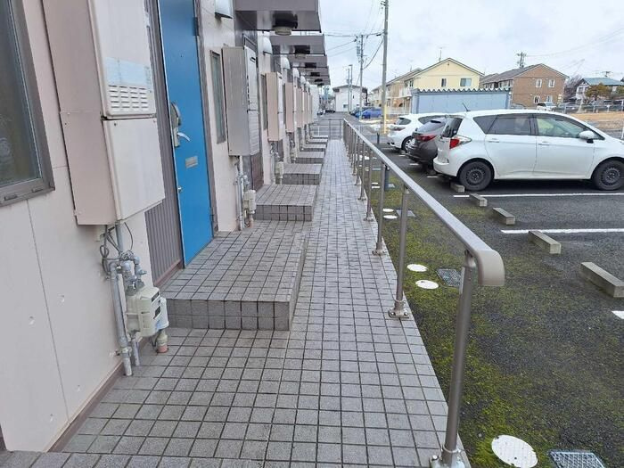 リースランド向中野　Ａのロビー