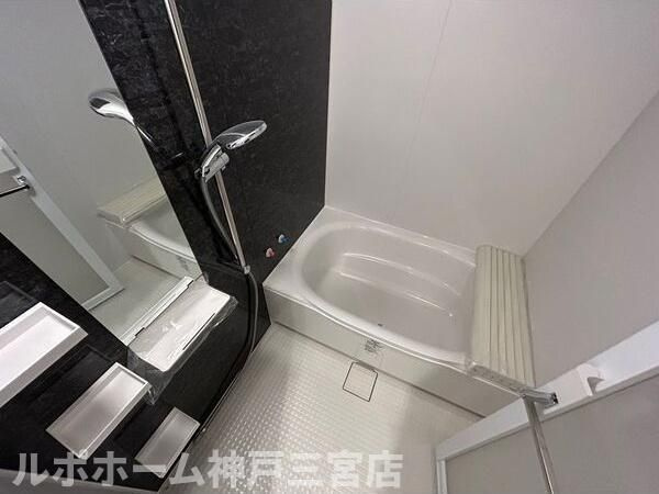 セレニテ神戸ミラクの浴室