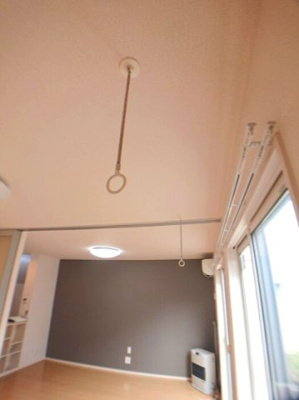 【設備】 | ケイズコートB | 室内物干金物