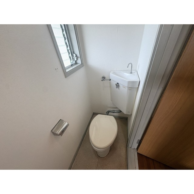弥生コーポAのトイレ|コンパクトで使いやすいトイレです