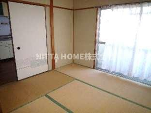 福知山市厚東町のアパートの内装|６帖の和室です★