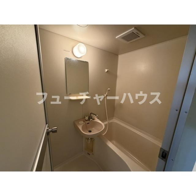 プライドタワーのキッチン|コンパクトなキッチンで掃除もラクラク