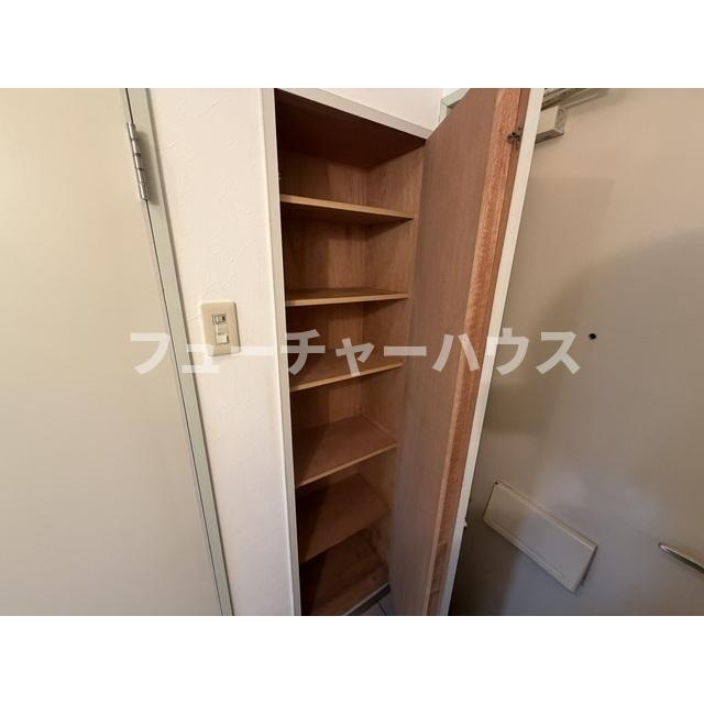 プライドタワーの内装|明るい室内です