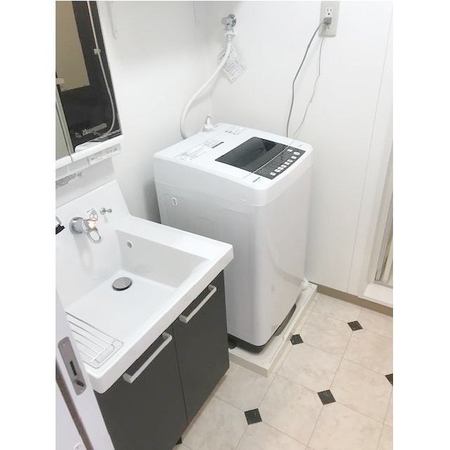 エルミスタ三の丸の内装|明るい色調の室内です