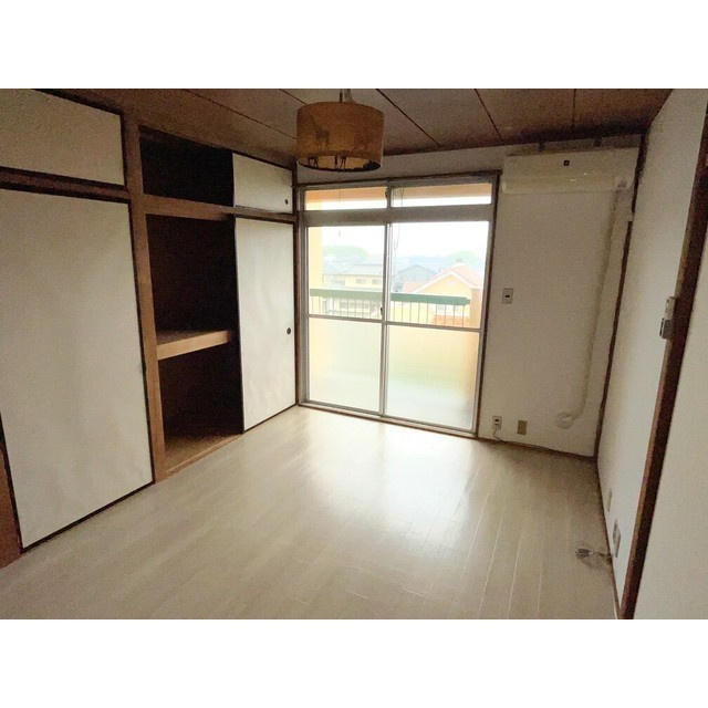 市毛マンションの居間・リビング|ゆったり過ごせる居間です