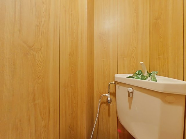 長山アパートのトイレ|コンパクトで使いやすいトイレです