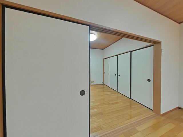長山アパートの居間・リビング|ゆったりとした居間です