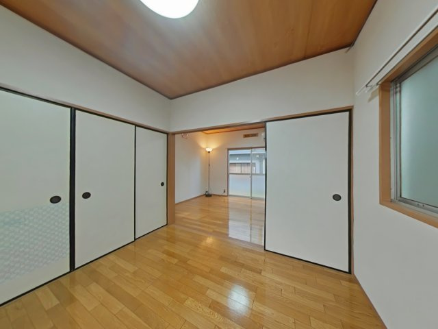 長山アパートの洋室|使い勝手のいい洋室です