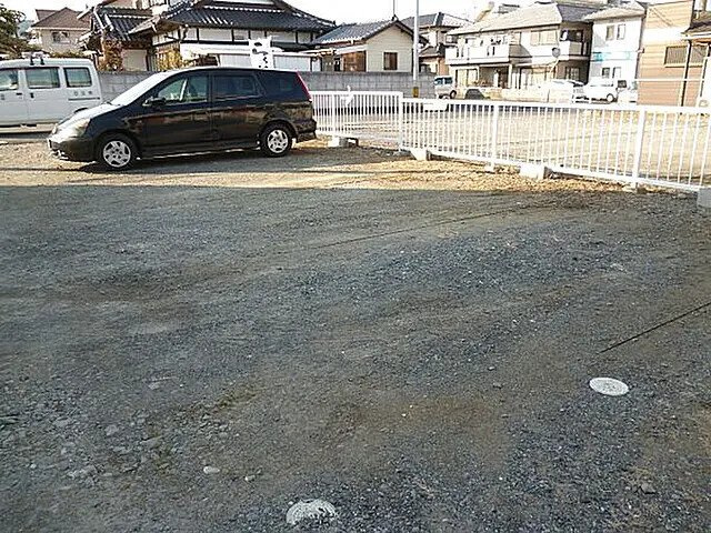 長山アパートの駐車場|駐車場完備です