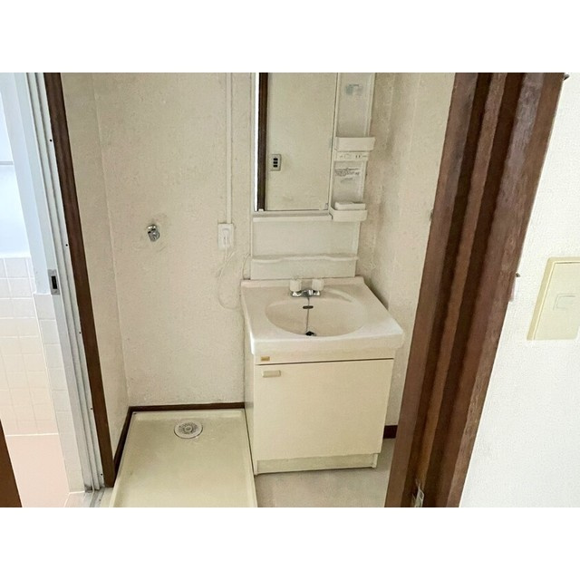 市毛マンションの洗面所|脱衣スペースもあります
