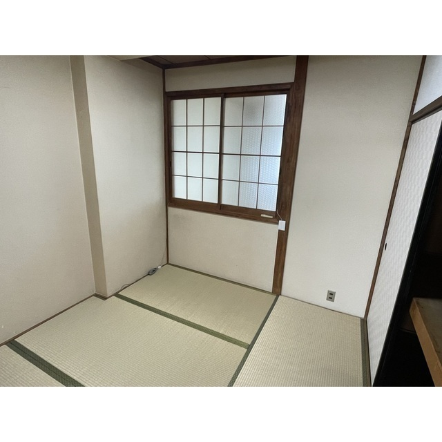 市毛マンションの内装|明るい室内です