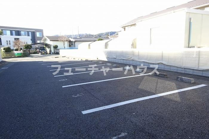 ラフィネ・タウン　Ⅰの駐車場
