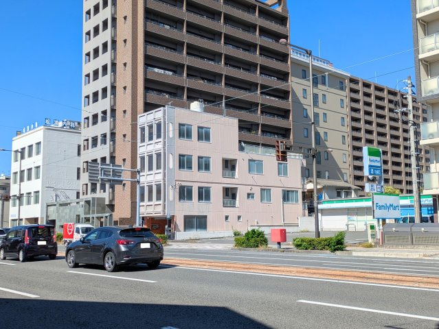 本町3丁目土地の前面道路含む現地写真