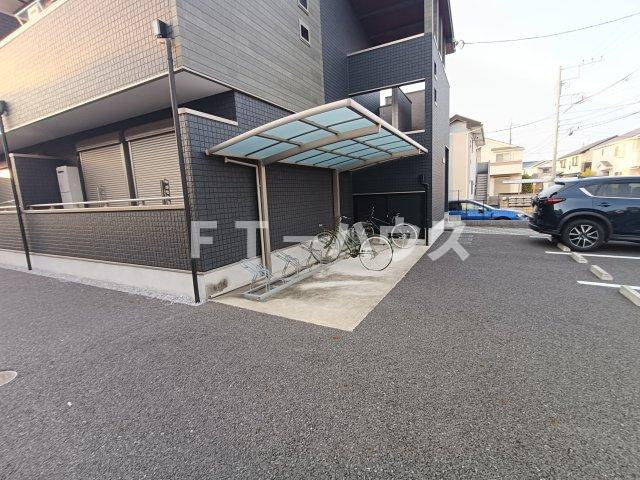 船橋市駿河台１丁目のアパートの駐車場