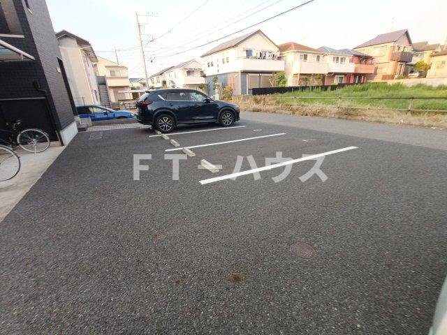 船橋市駿河台１丁目のアパートの駐車場
