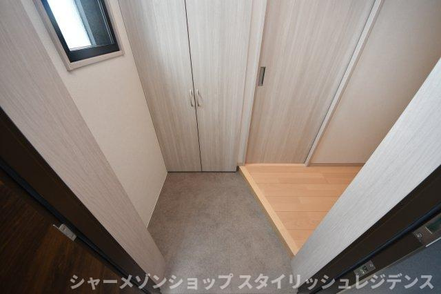 万玉ビルの玄関