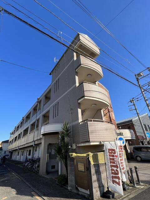 厚木市岡田４丁目の賃貸マンションの外観