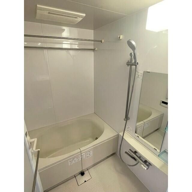 コンフォリア駒場の浴室