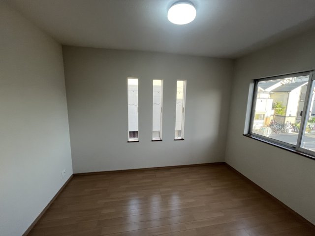大阪府藤井寺市大井5-18-8の洋室|コンパクトで使いやすい洋室です
