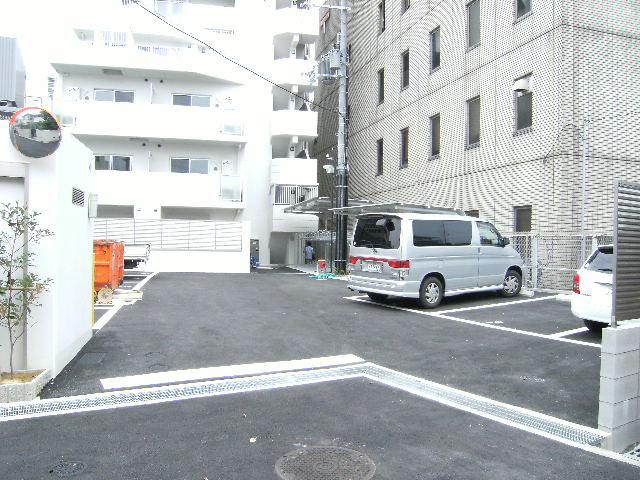 アーバネックス豊中の駐車場