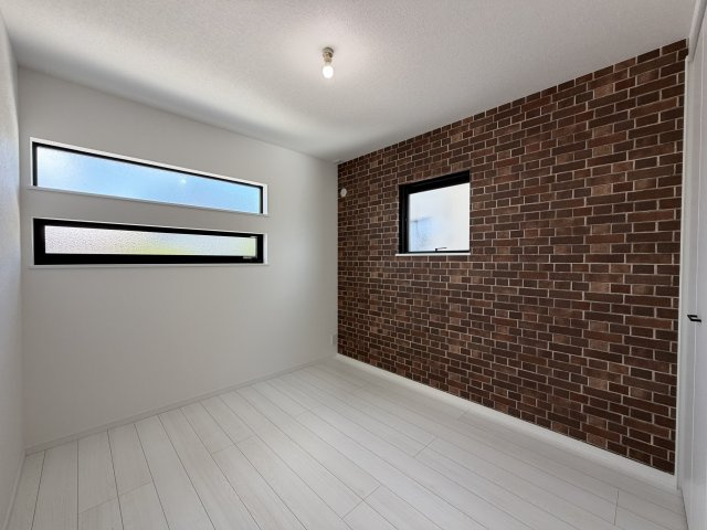 南城市玉城前川（全3棟）1号棟の洋室|1号棟　洋室5.2帖+収納付き♪