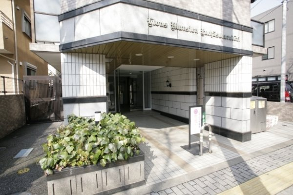 ライオンズマンション府中桜通りのエントランス