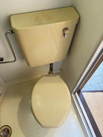 アップルハウスのトイレ|退去前につき、別部屋のお写真になります