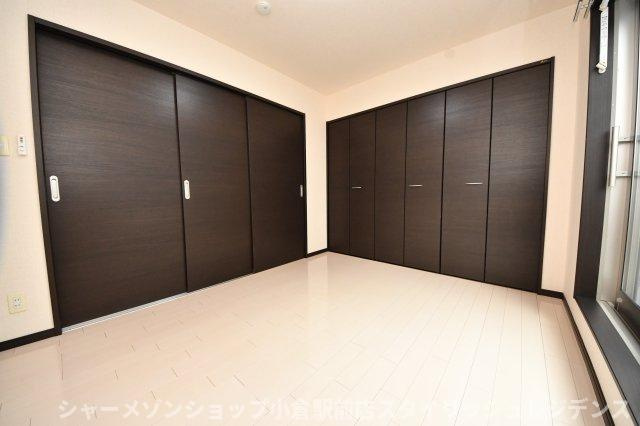 リファレンス大里原町の居間・リビング