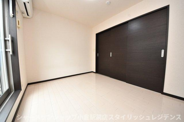 リファレンス大里原町の居間・リビング