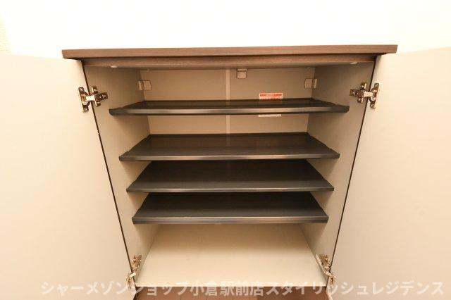 リファレンス大里原町の収納