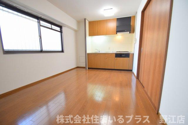 三神マンションの居間・リビング
