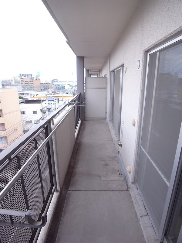 大阪市西淀川区歌島２丁目の賃貸マンションのバルコニー|落ち着いた時間を過ごせるバルコニーです
