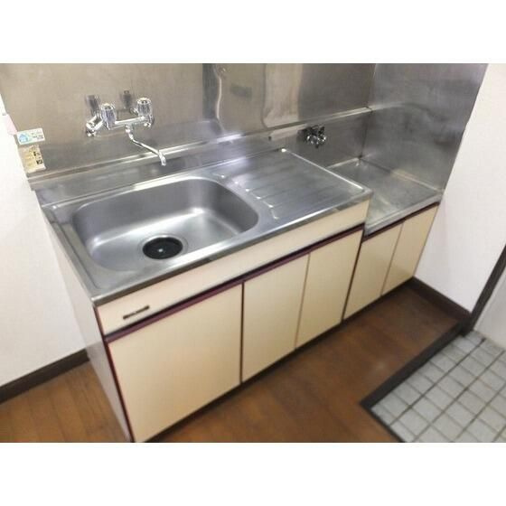 町田市常盤町のアパートのキッチン
