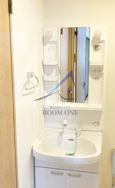 サニーコート池袋本町の洗面所|独立洗面台です。