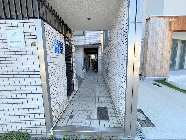 サン・ホワイティ豊里のエントランス