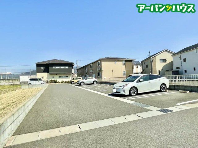 メゾン ドゥ オリーブの駐車場