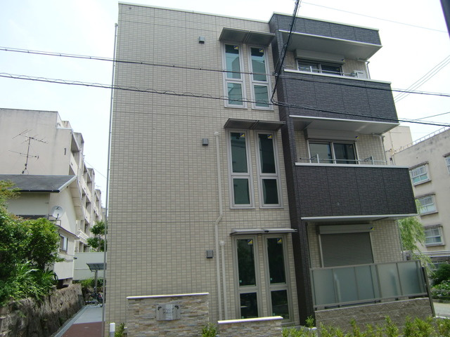 ラフォレア甲南山手の外観