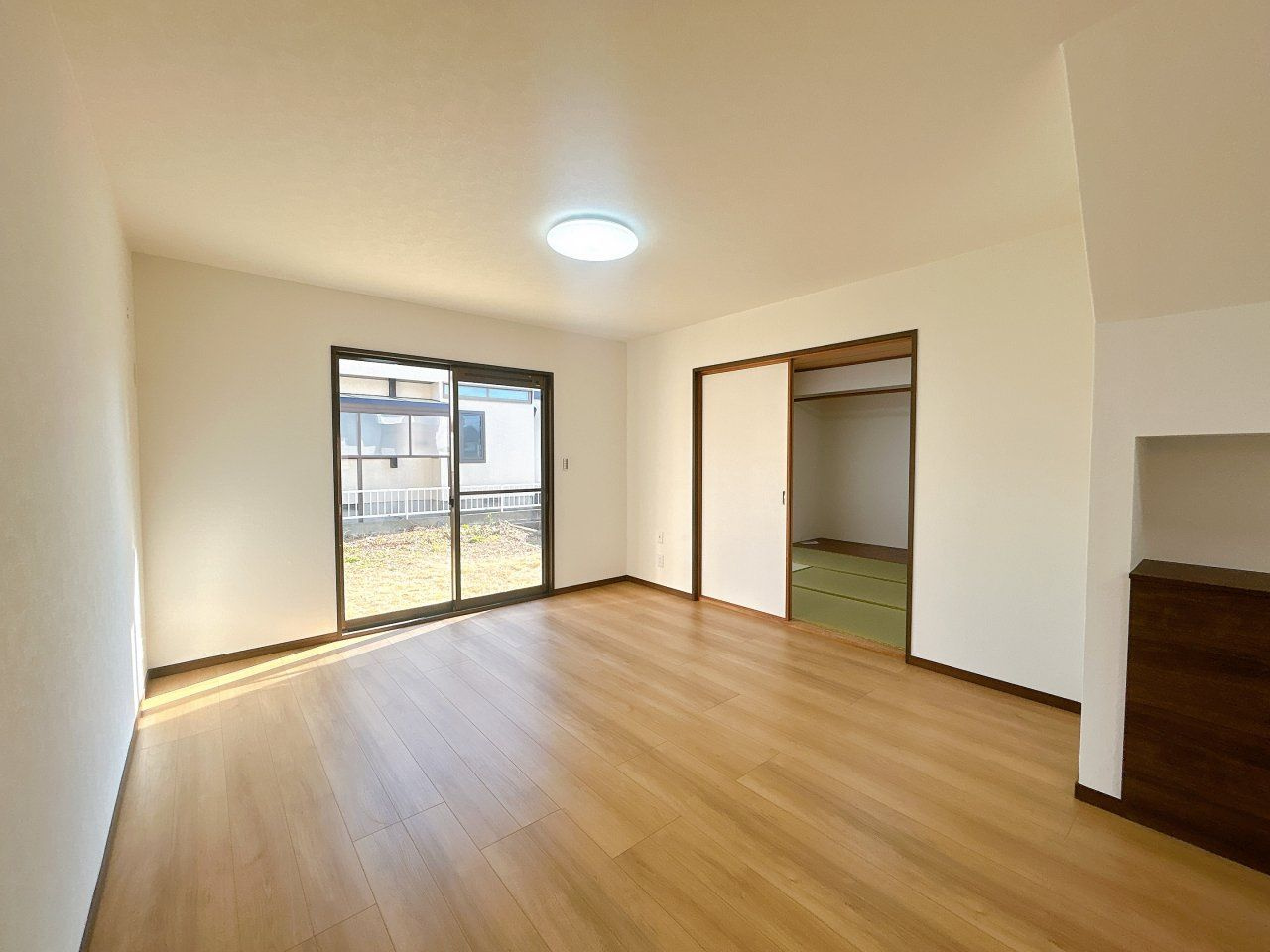 久留米市荒木町荒木　中古戸建の居間・リビング
